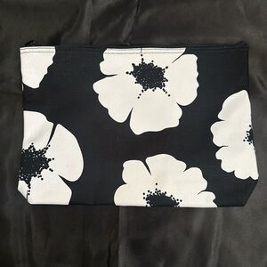 Thirty-One Black and White Floral Pouch